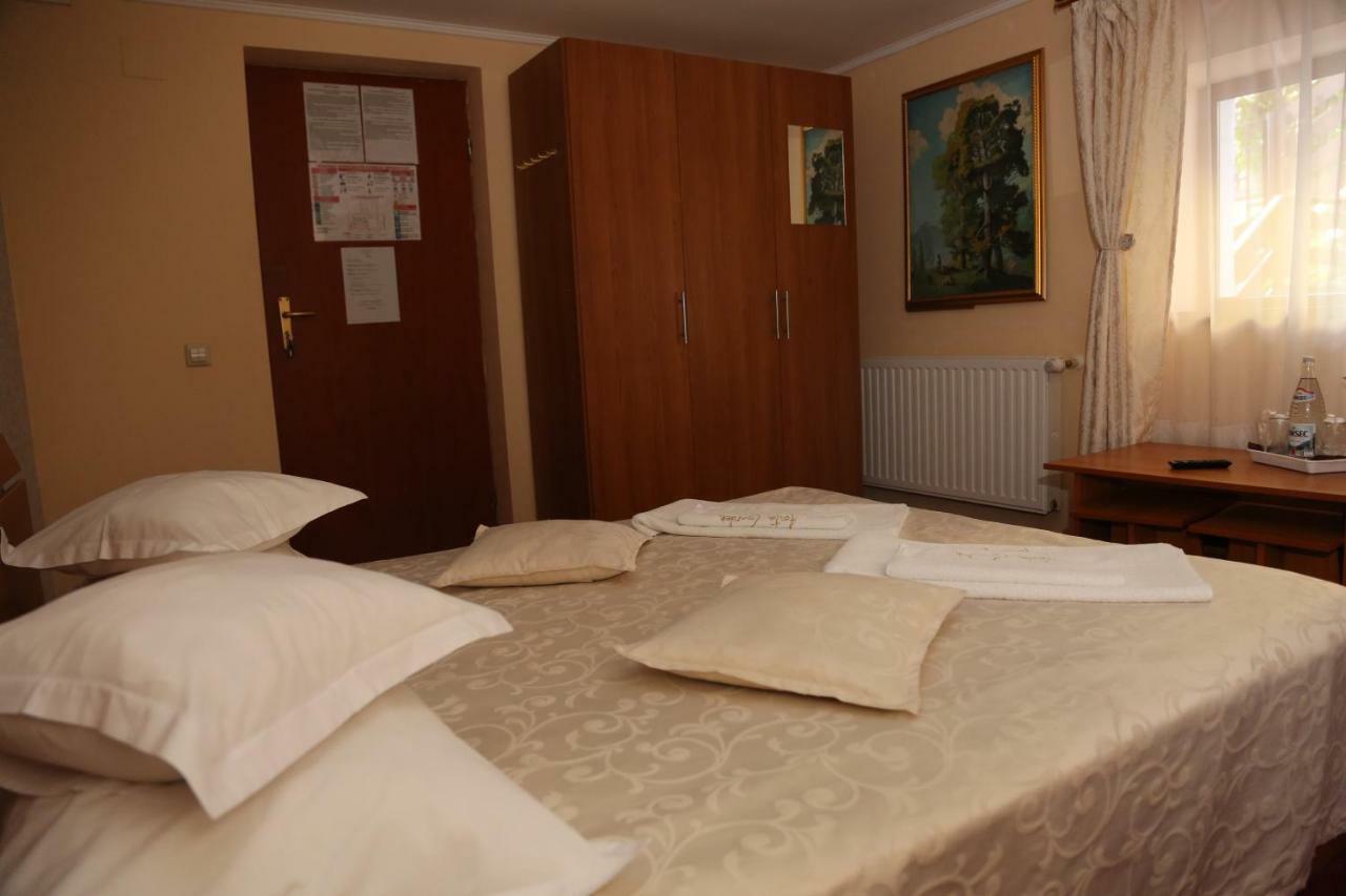 New Aosta Garden Hotel Sinaia Exterior photo