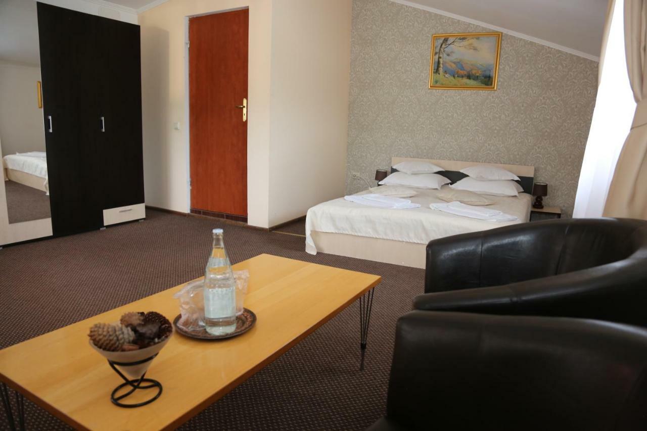 New Aosta Garden Hotel Sinaia Exterior photo