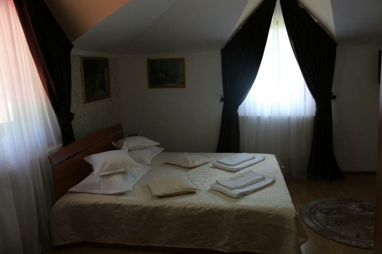 New Aosta Garden Hotel Sinaia Exterior photo
