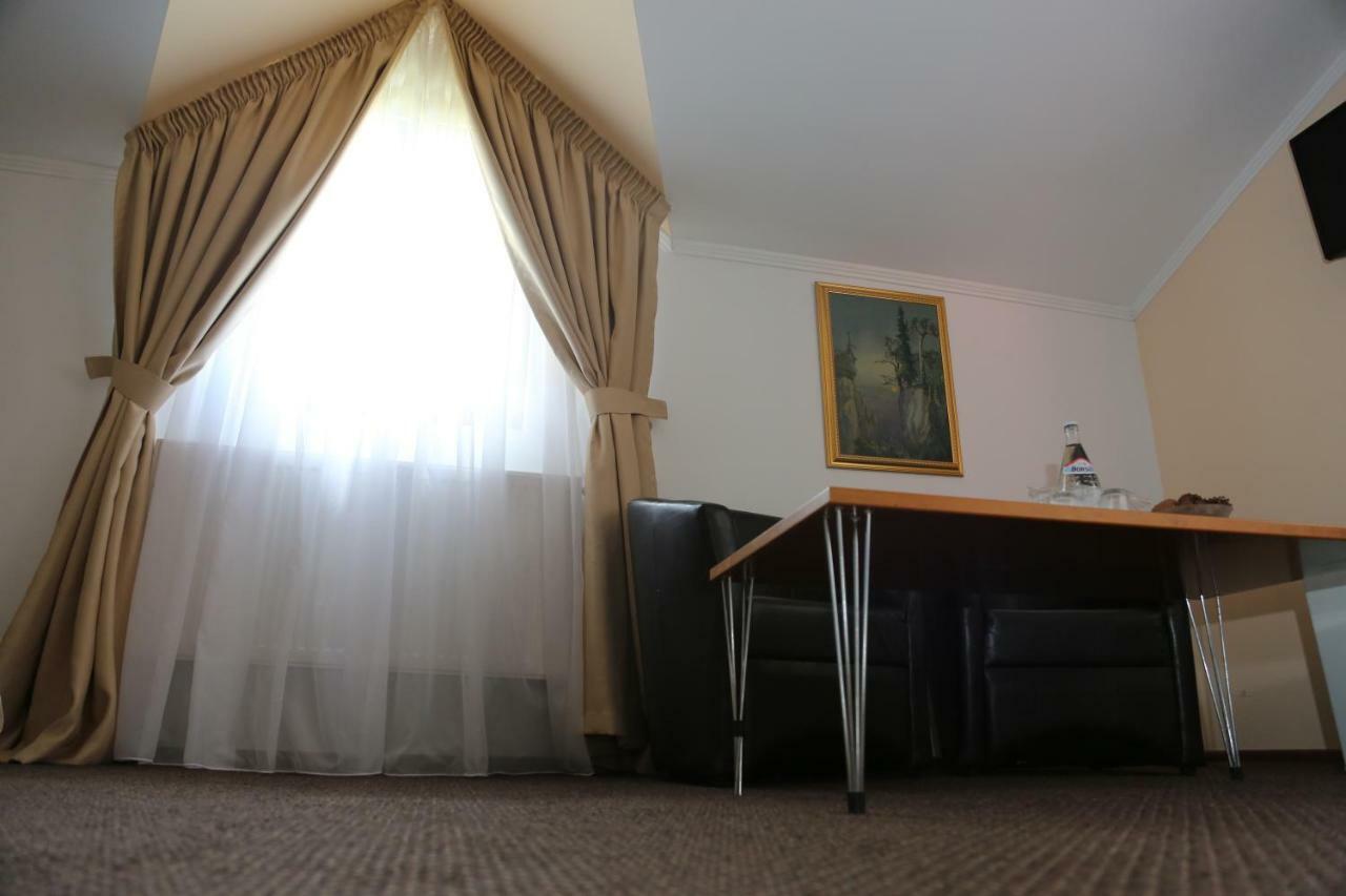 New Aosta Garden Hotel Sinaia Exterior photo