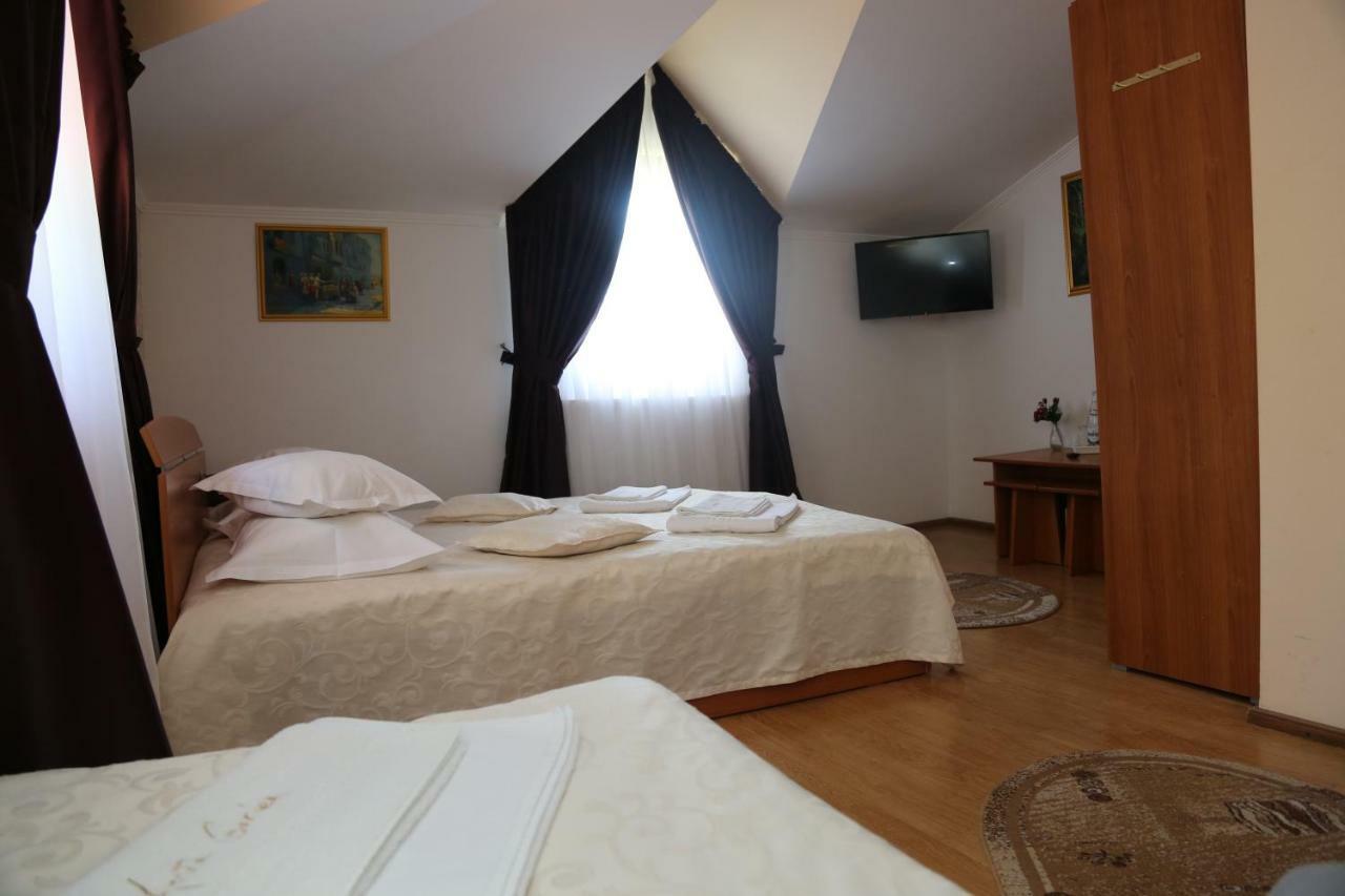 New Aosta Garden Hotel Sinaia Exterior photo