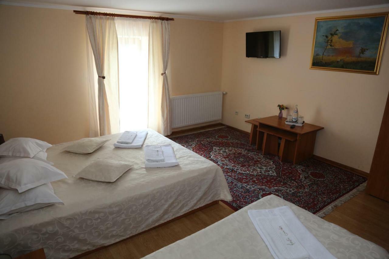 New Aosta Garden Hotel Sinaia Exterior photo